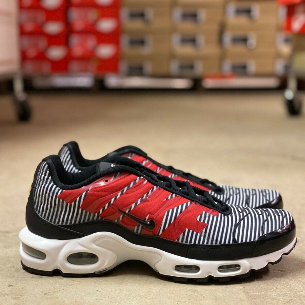 Nike Air Max Plus TN SE Mens Running Shoe Multi Sz - Picture 1 of 5